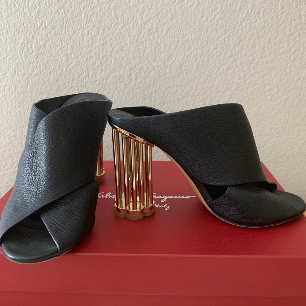 Salvatore Ferragamo Black Sandals Abriola 6.5